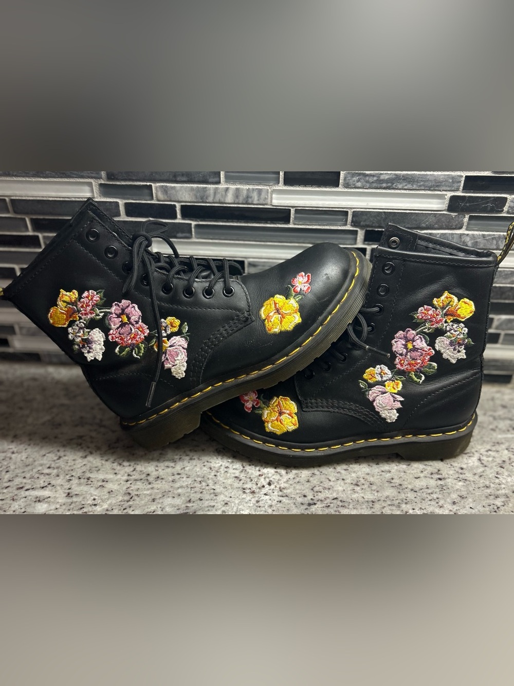 Dr Martens 1460 Vonda II Black Floral Embroidered Lace-Up Women's Boots size 6
